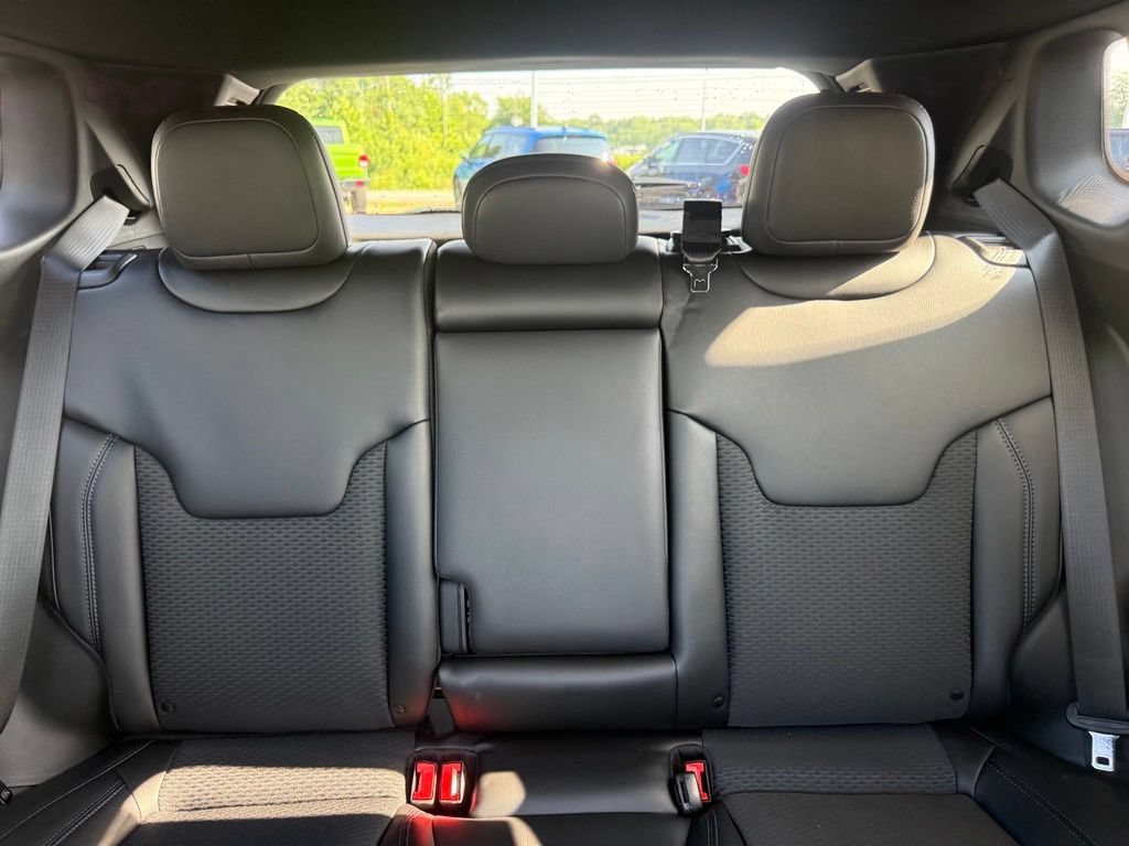 New 2026 Jeep Compass Latitude AWD/4WD image 30