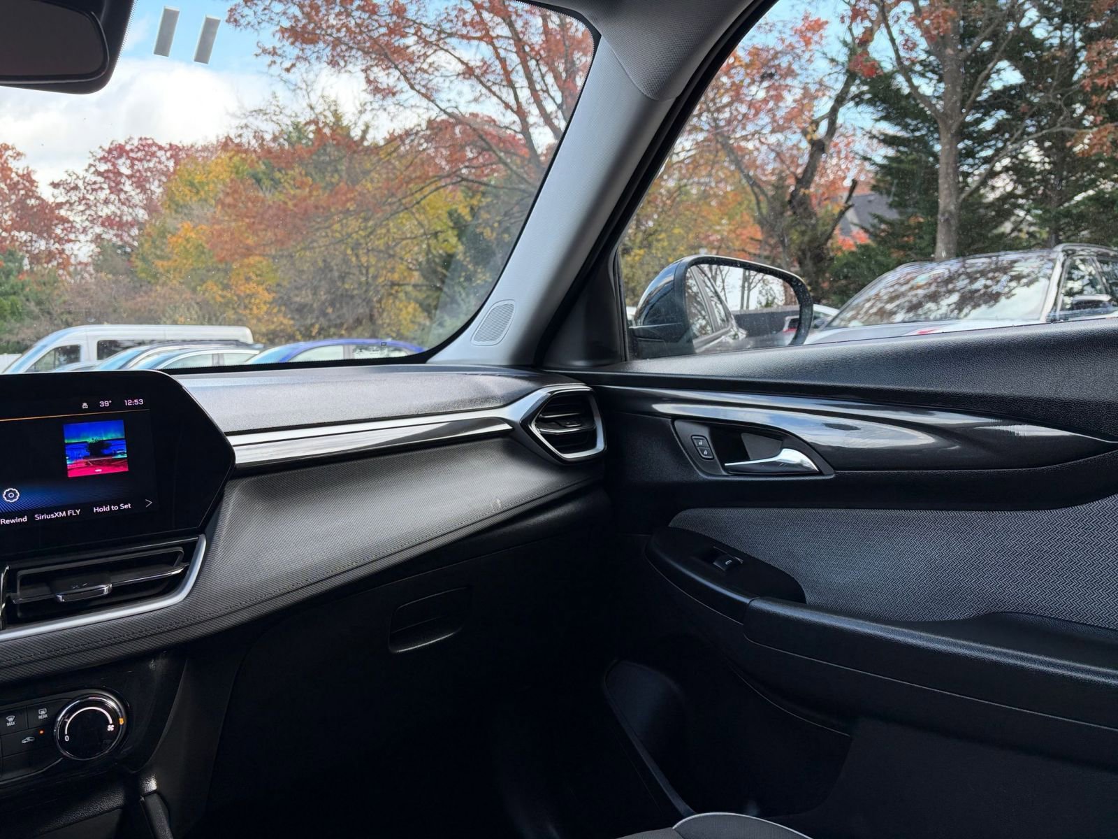 Used 2025 Chevrolet TrailBlazer LT image 33