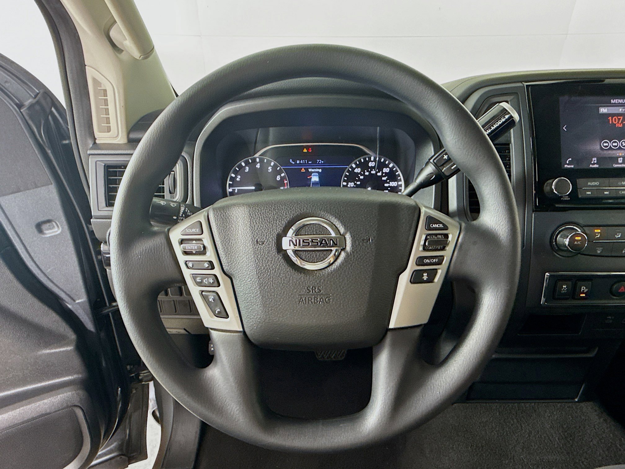 Used 2022 Nissan Titan SV w/ Accessory Utility Package image 11