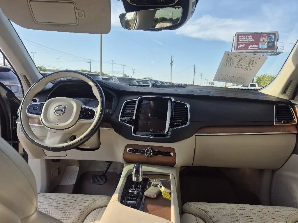 Used 2016 Volvo XC90 T8 Inscription w/ Vision Package AWD/4WD image 26