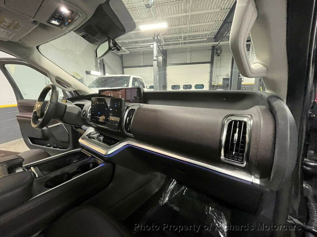 Used 2025 Ford Expedition Platinum w/ Platinum Ultimate Package image 26