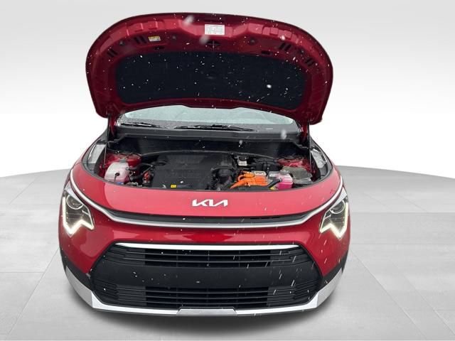 Used 2025 Kia Niro LX image 35