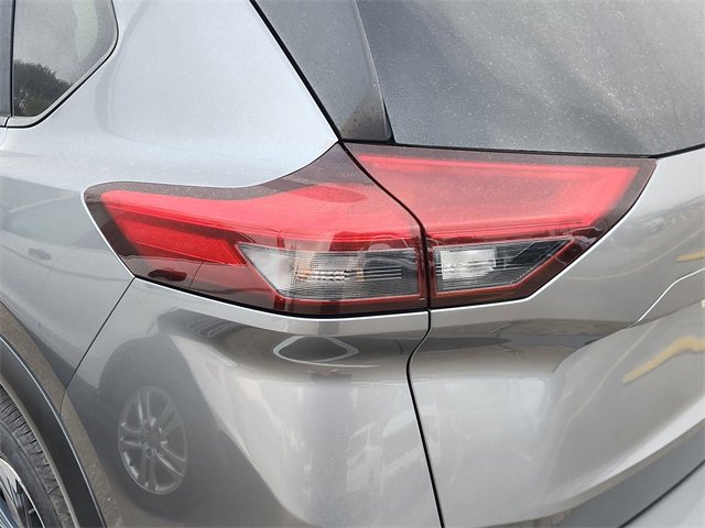 Used 2024 Nissan Rogue SV image 7