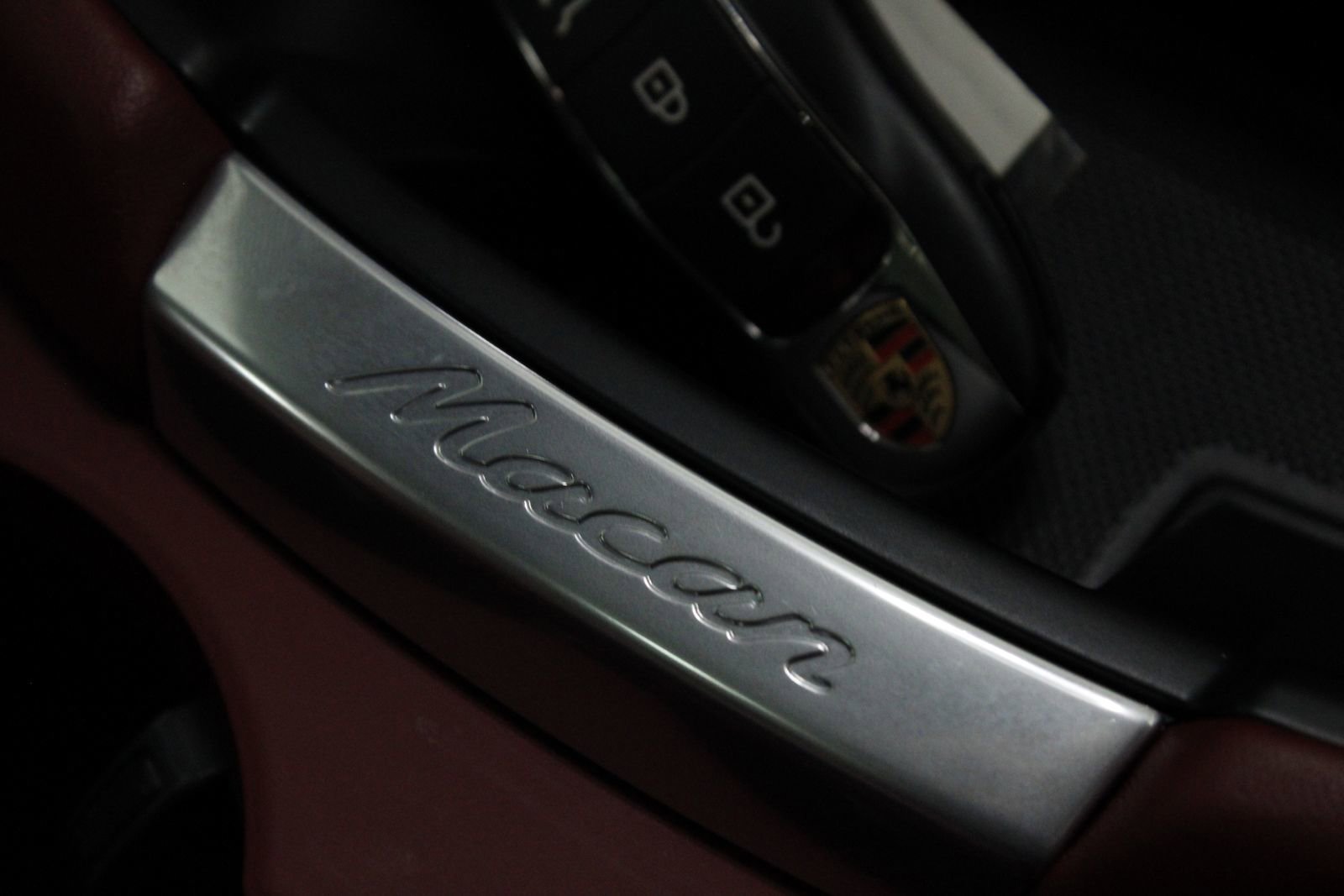 Certified 2025 Porsche Macan S AWD/4WD image 43