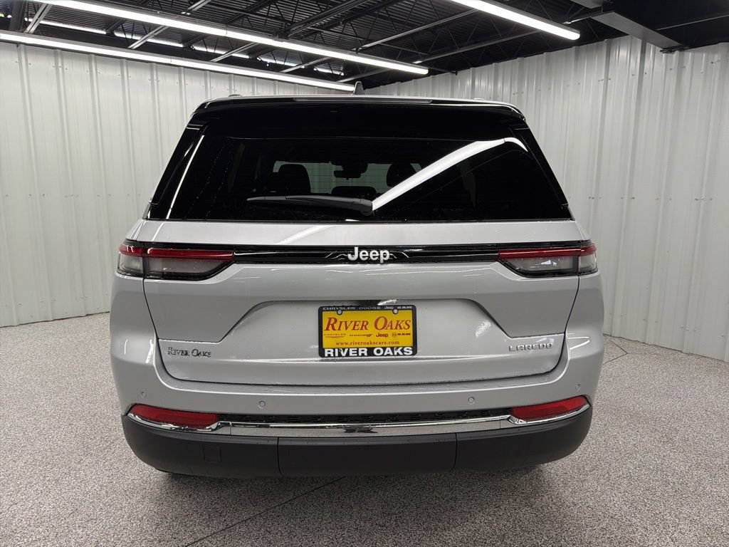 New 2026 Jeep Grand Cherokee Laredo X RWD image 5