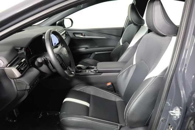 Used 2025 Toyota Camry SE w/ Convenience Package FWD image 16