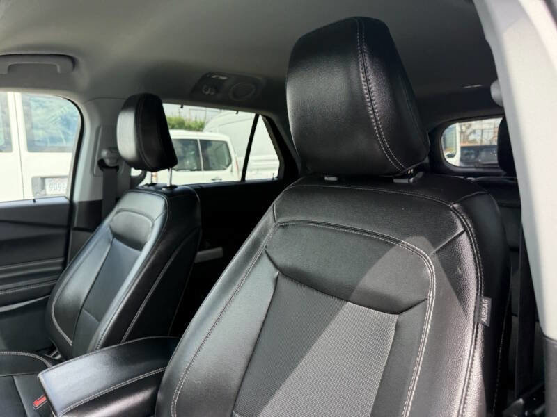 Used 2023 Ford Explorer Limited image 22