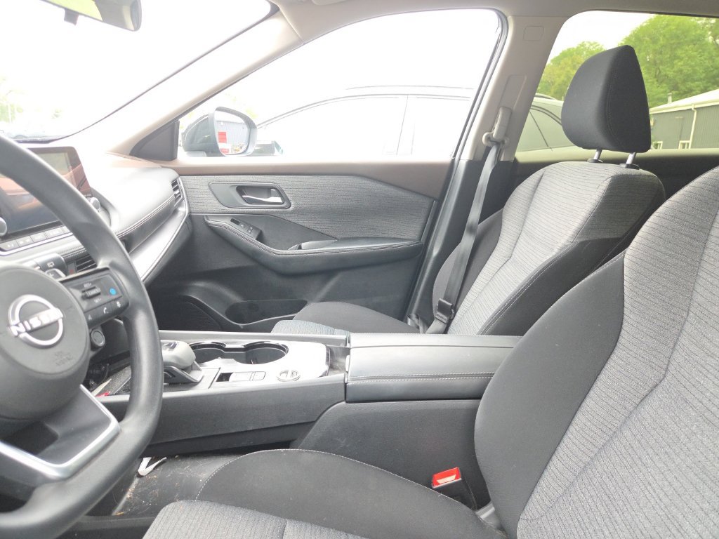 Certified 2023 Nissan Rogue SV FWD image 6