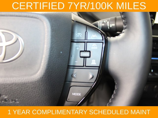 Used 2025 Toyota Prius XLE FWD image 23