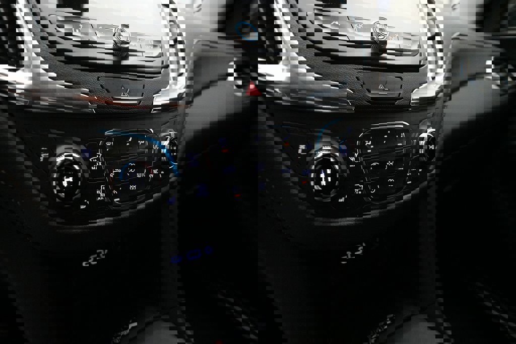 Used 2021 Chevrolet Equinox Premier image 21