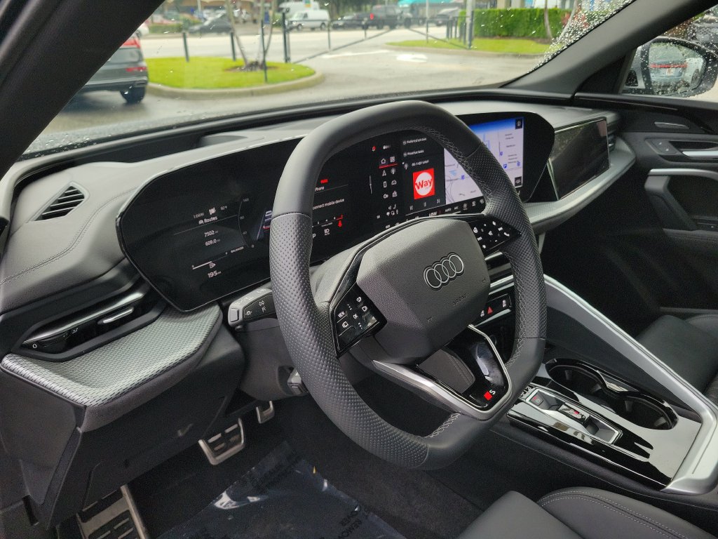 Certified 2025 Audi SQ5 Prestige w/ Prestige Package AWD/4WD image 6