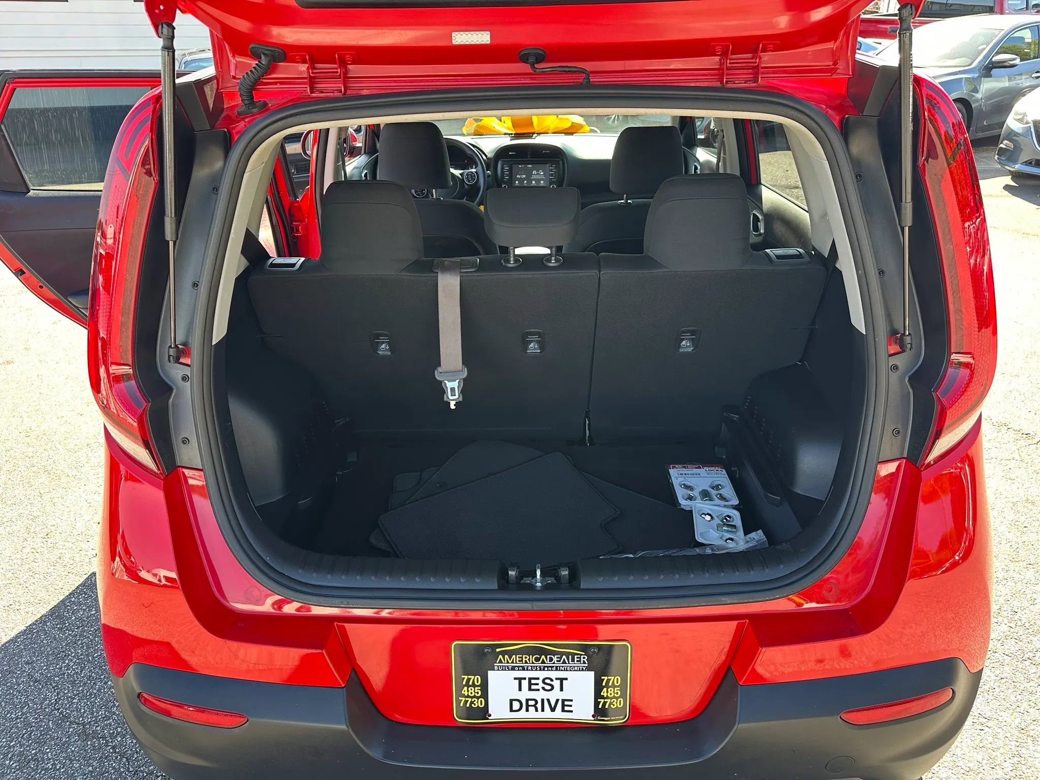 Used 2020 Kia Soul LX FWD image 15