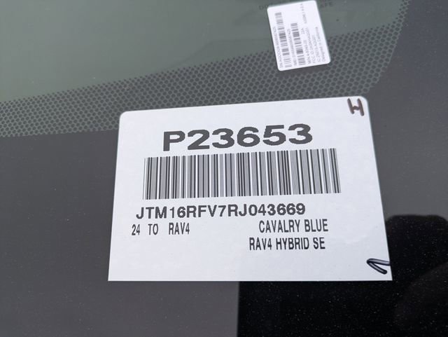 Used 2024 Toyota RAV4 SE image 34