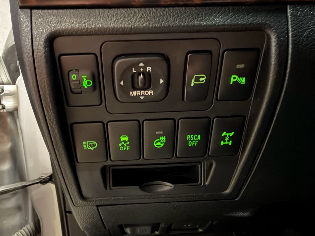 Used 2013 Toyota Land Cruiser AWD/4WD image 17