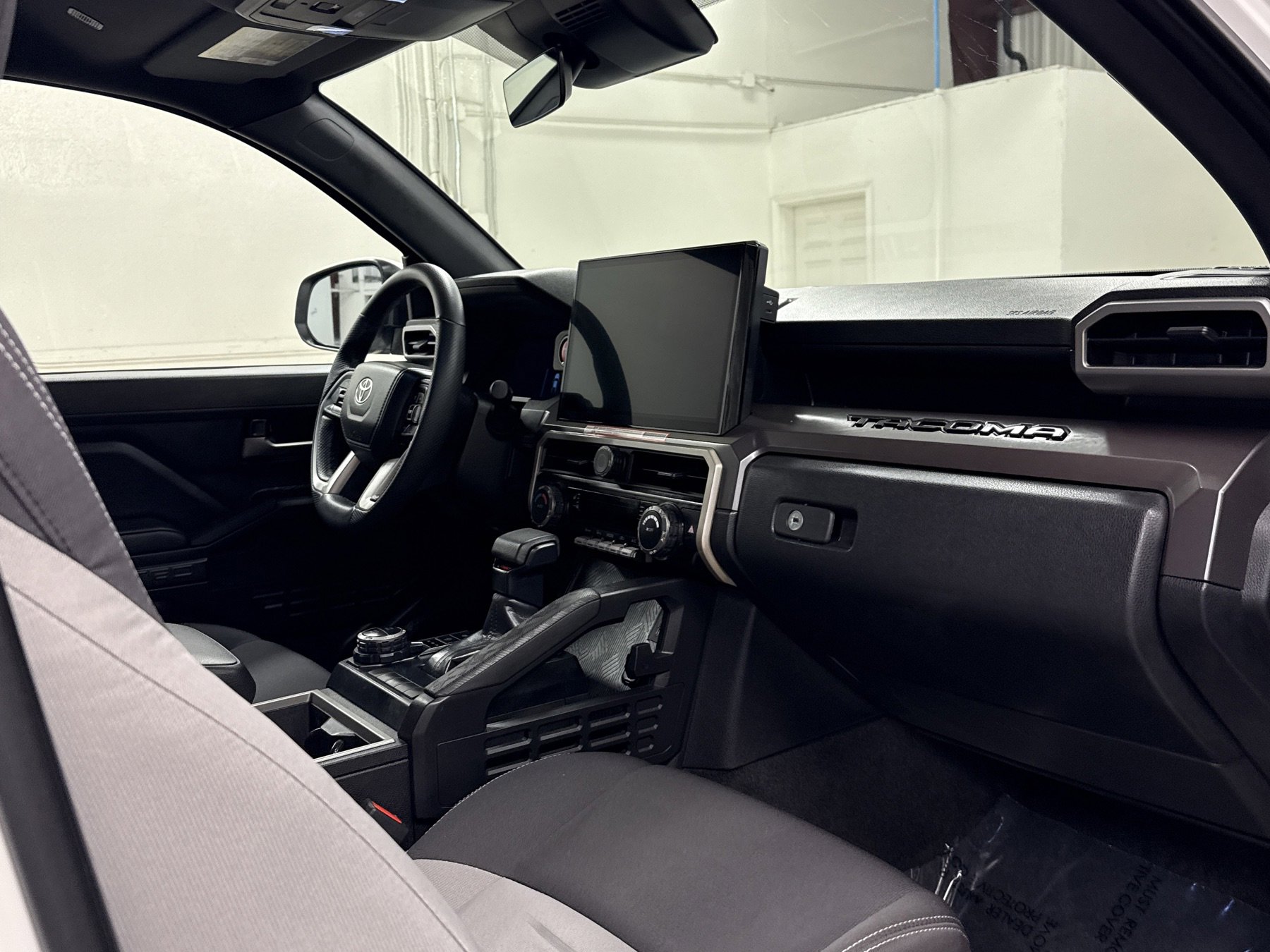 Used 2025 Toyota Tacoma SR5 image 25