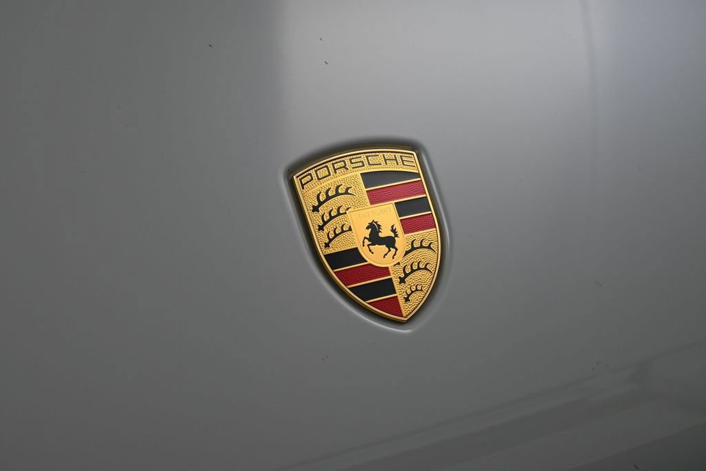 Certified 2023 Porsche Macan Turbo AWD/4WD image 13