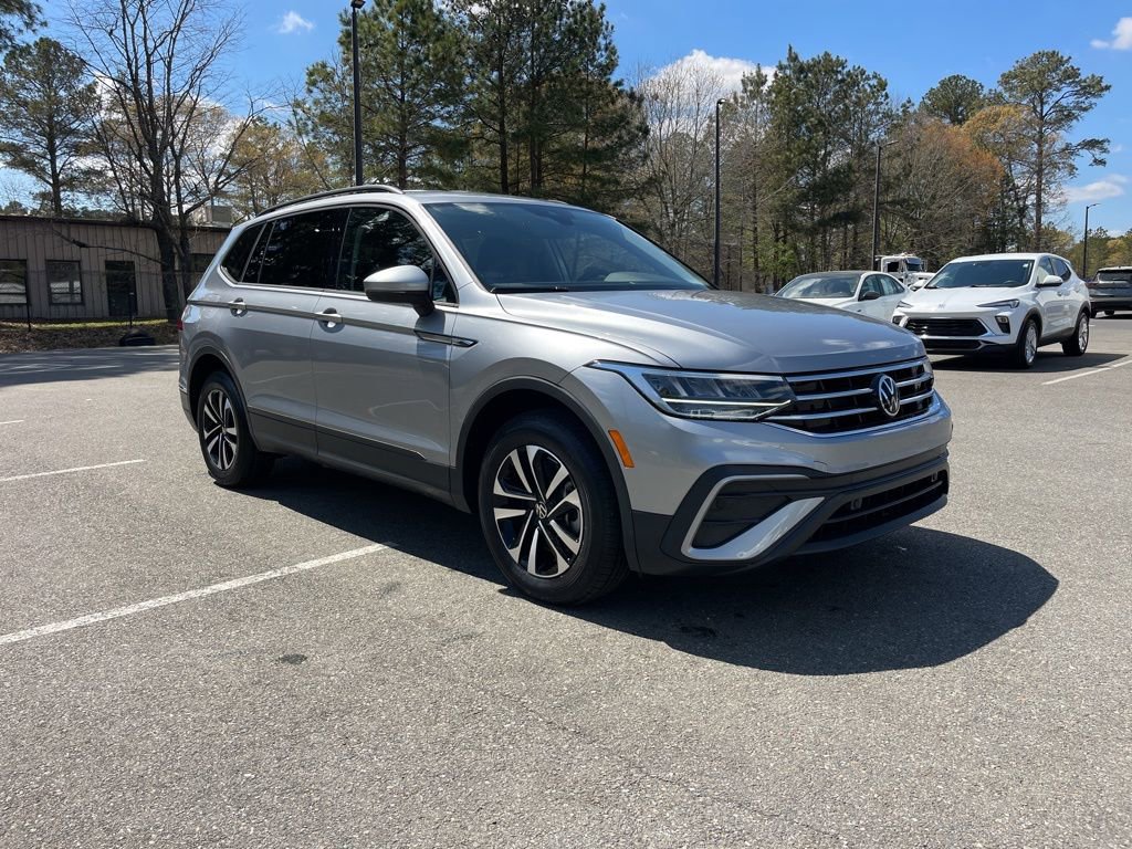 Used 2024 Volkswagen Tiguan S FWD image 4