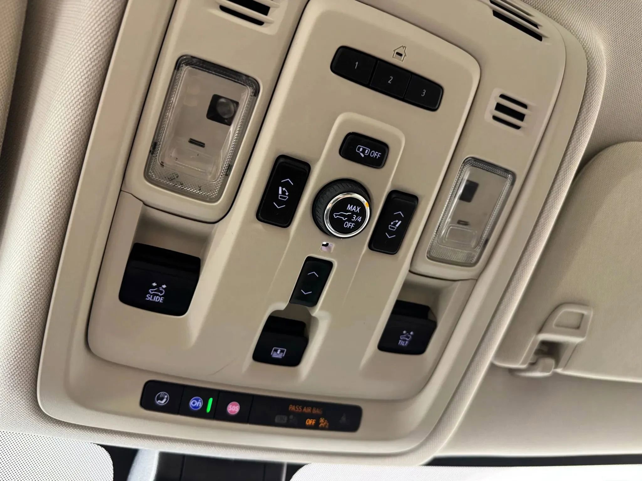 Used 2022 GMC Yukon XL Denali w/ Denali Premium Package image 25
