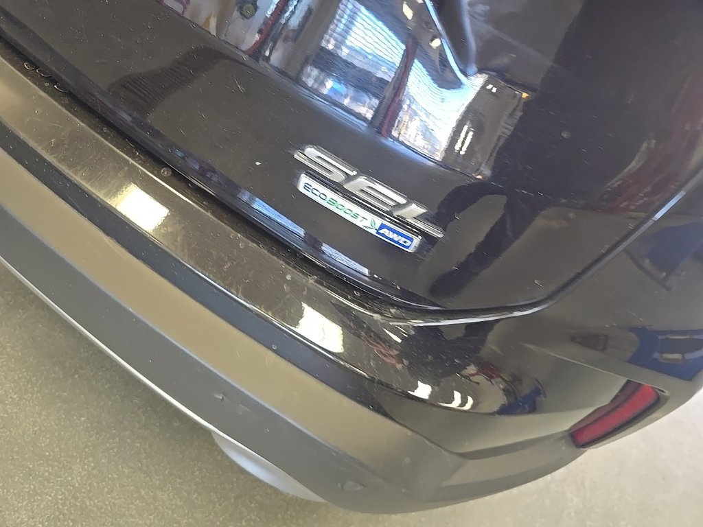 Used 2020 Ford Edge SEL w/ Cold Weather Package AWD/4WD image 4