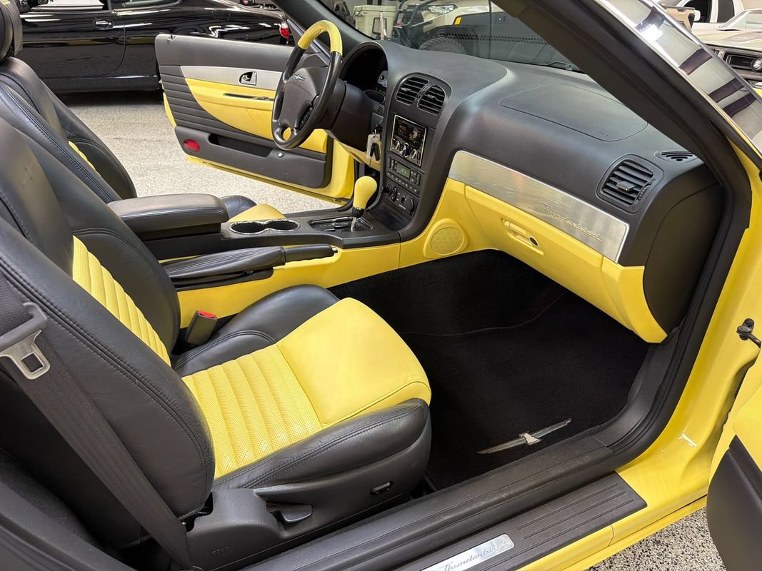 Used 2002 Ford Thunderbird RWD image 33