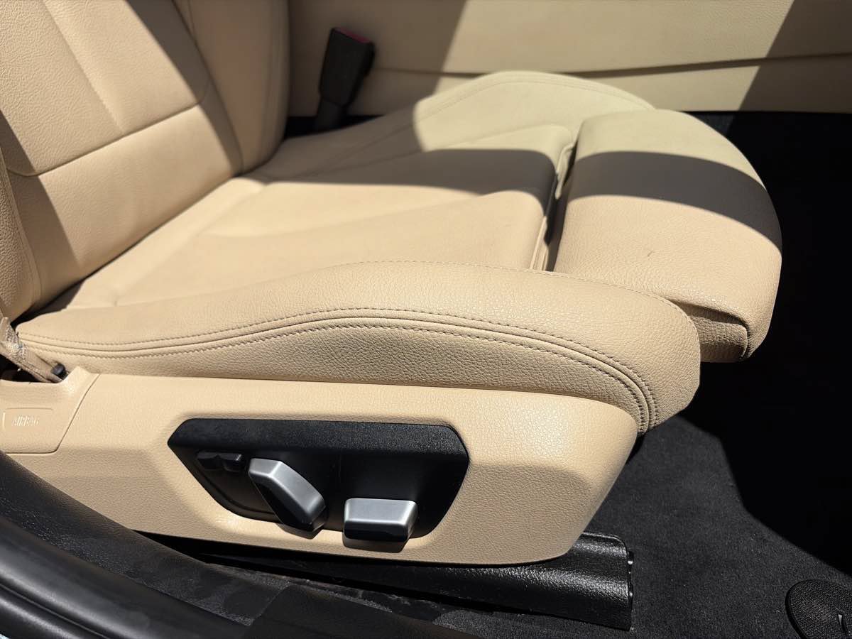 Used 2018 BMW 320i Sedan RWD image 30