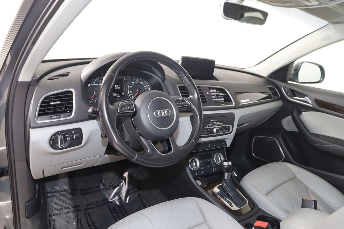 Used 2015 Audi Q3 2.0T Prestige w/ Prestige Package AWD/4WD image 24