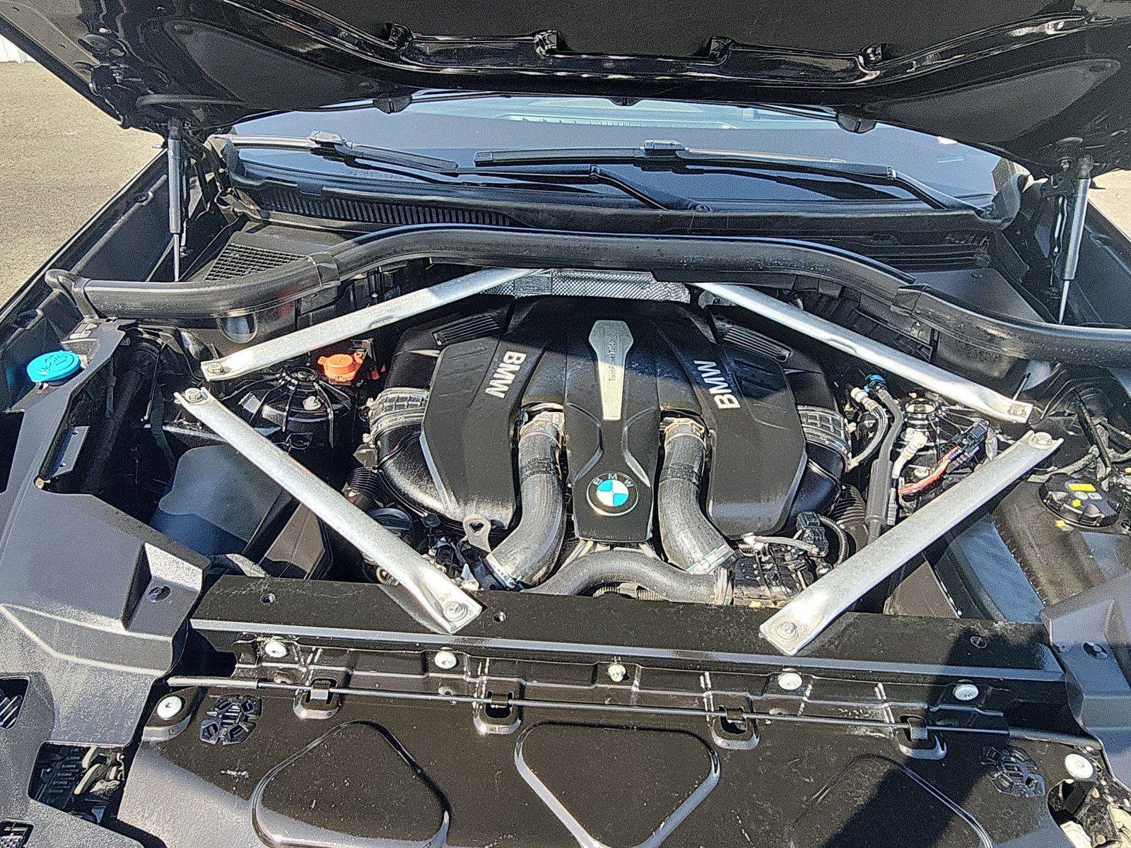 Used 2019 BMW X5 xDrive50i w/ M Sport Package image 11