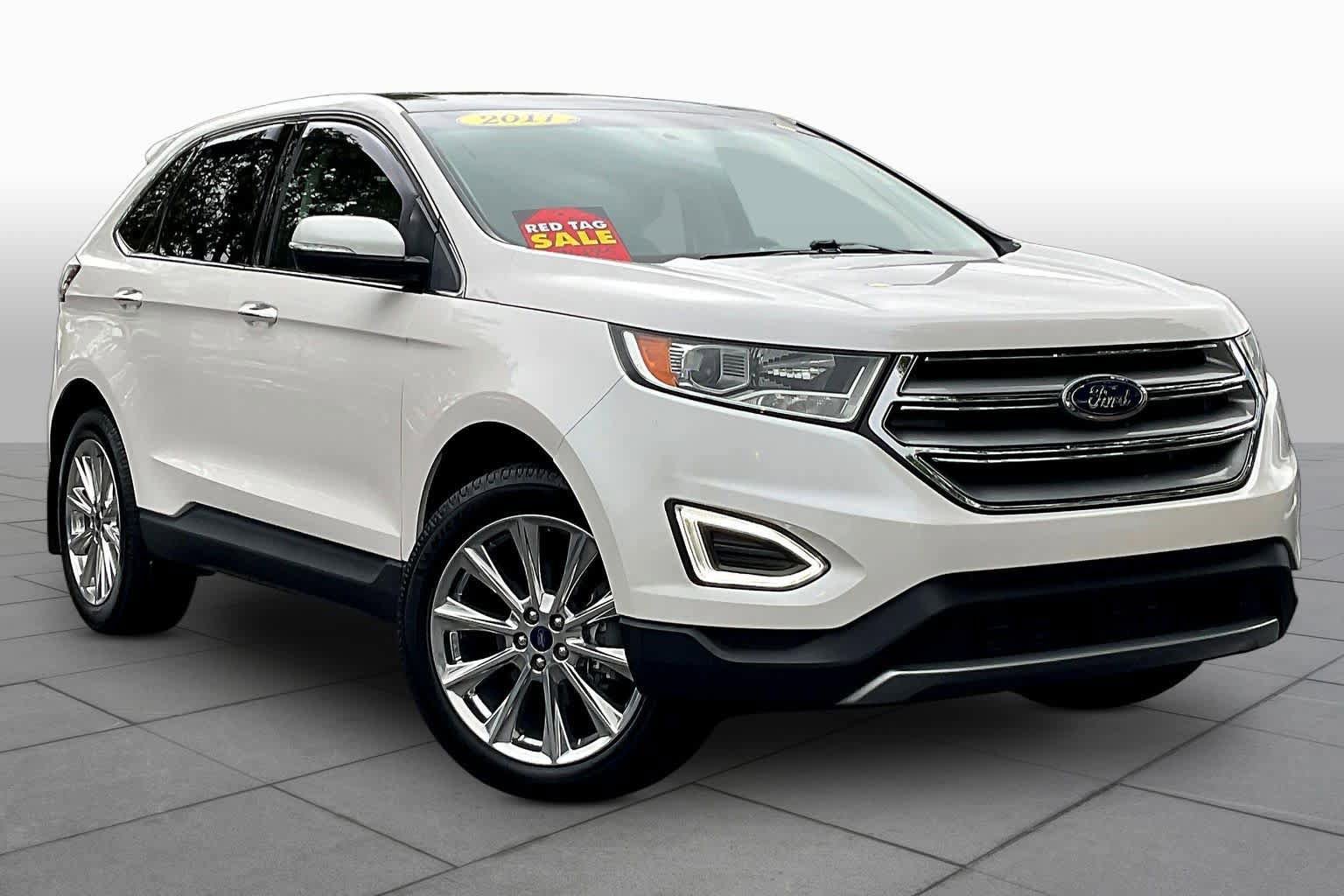 Used 2017 Ford Edge Titanium w/ Equipment Group 301A FWD image 3