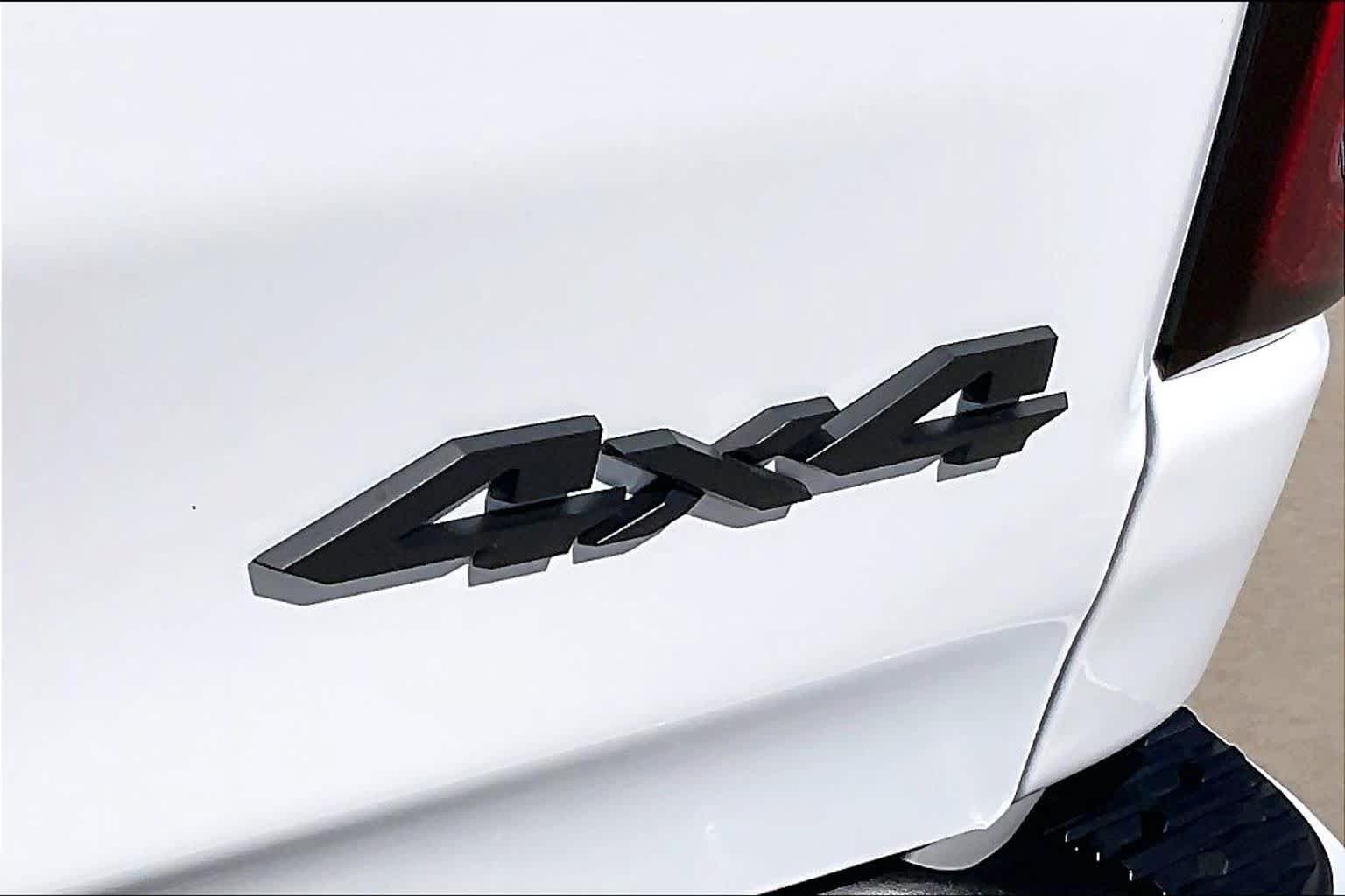 New 2027 RAM 1500 4x4 Crew Cab image 15