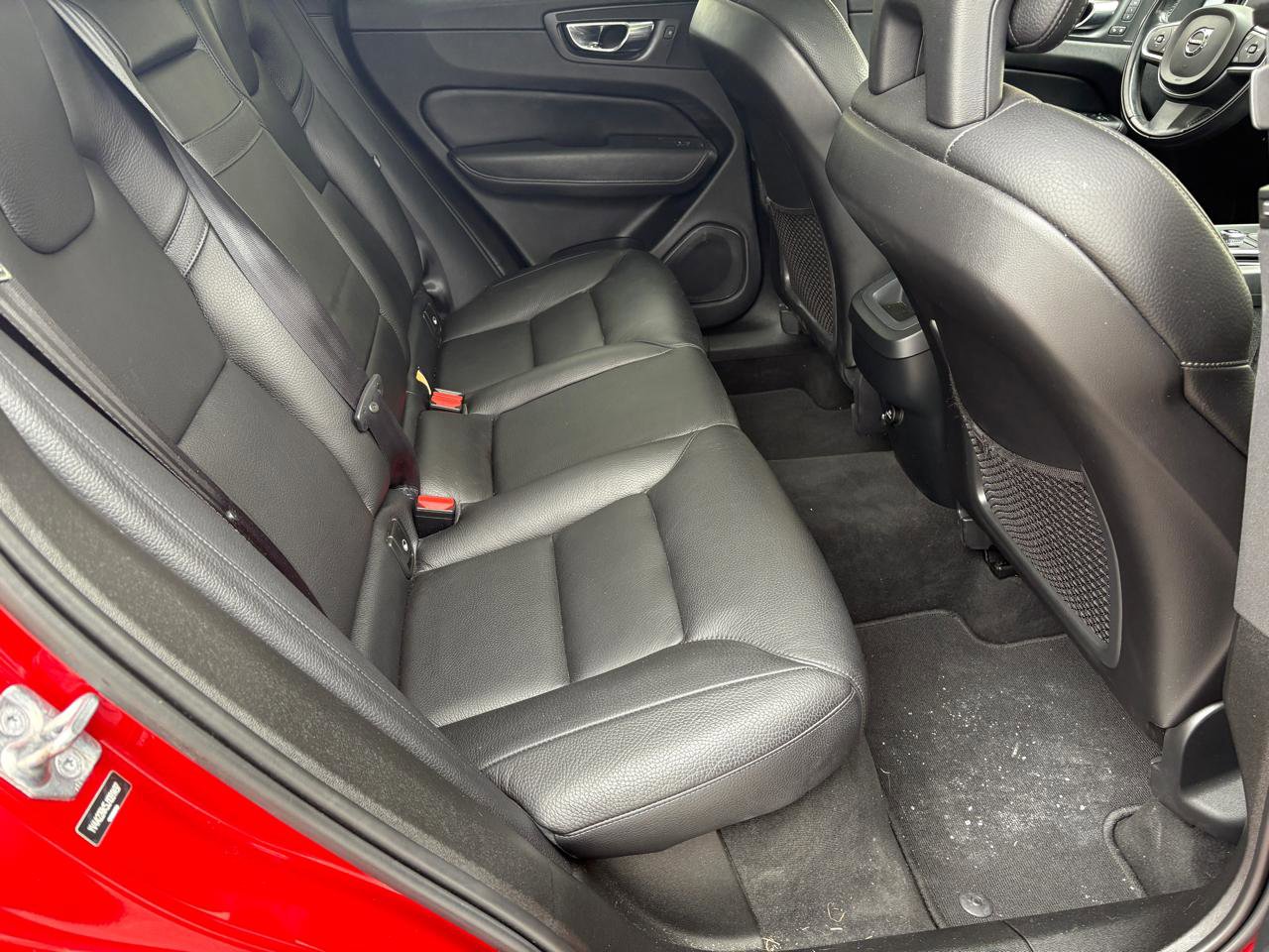 Used 2018 Volvo XC60 T6 Momentum w/ Advanced Package AWD/4WD image 13