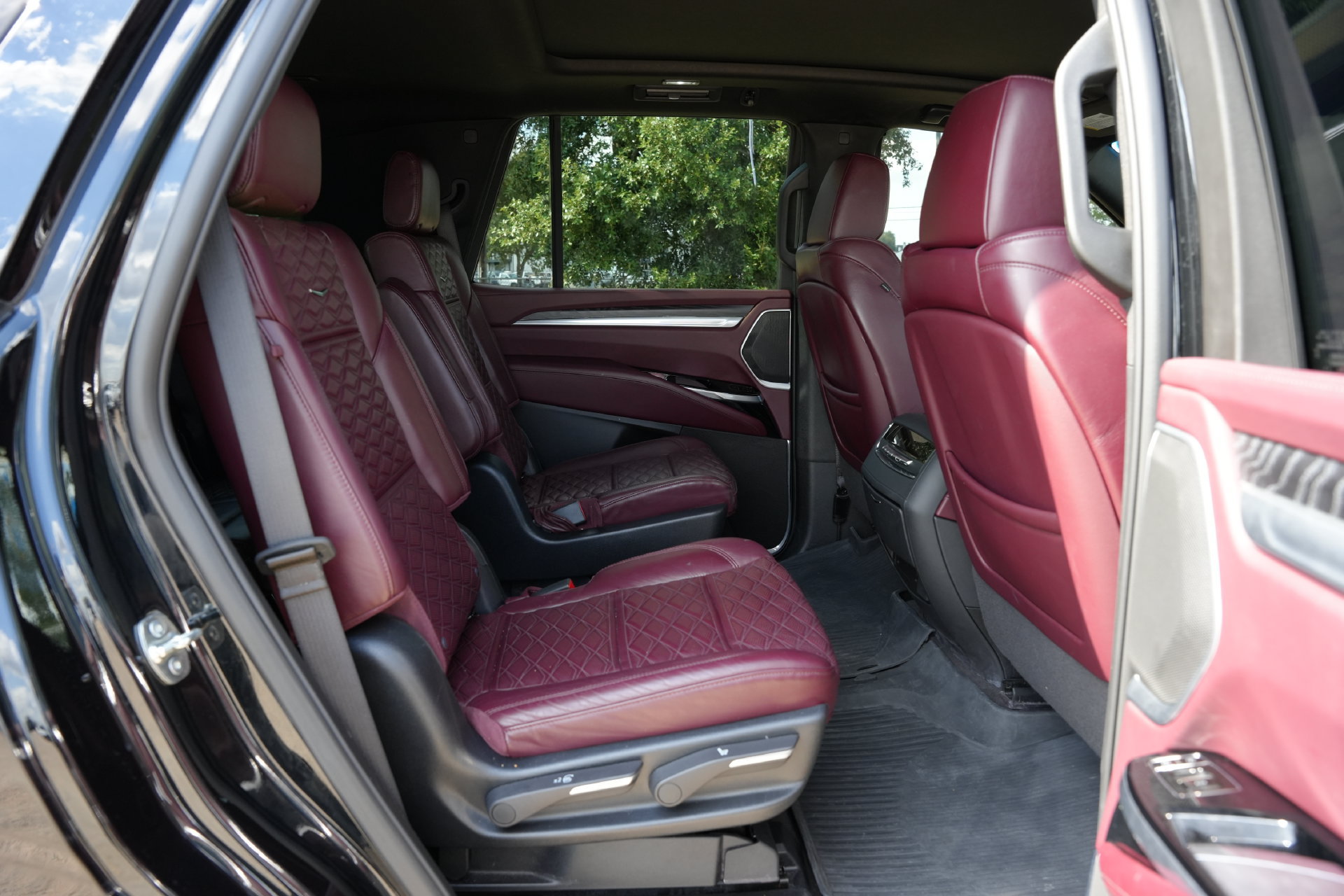 Certified 2025 Cadillac Escalade Sport w/ Touring Package AWD/4WD image 23