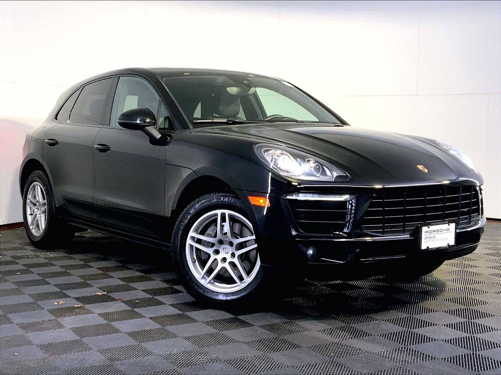 Certified 2018 Porsche Macan AWD/4WD image 9