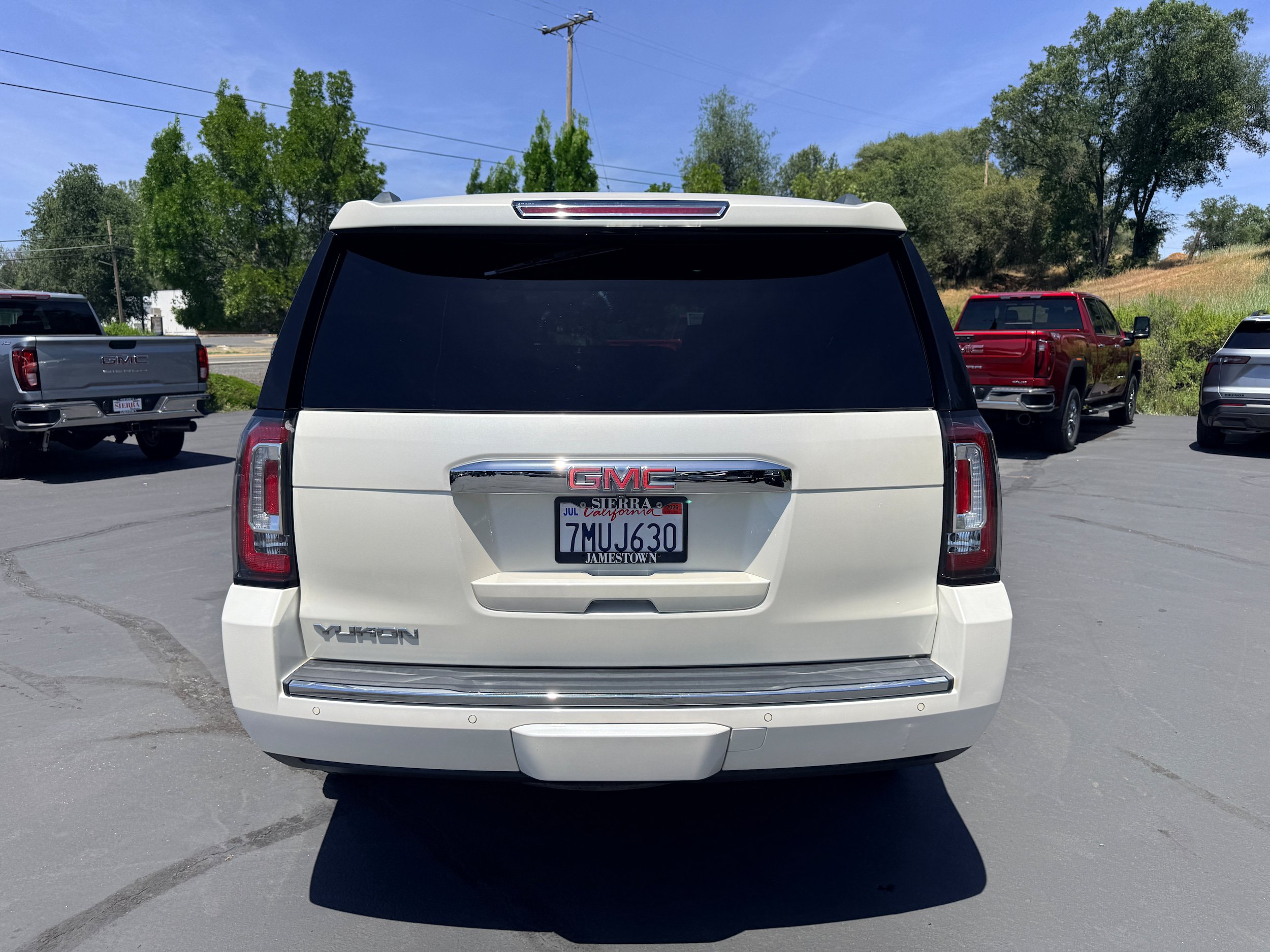 Used 2015 GMC Yukon Denali w/ Open Road Package AWD/4WD image 7