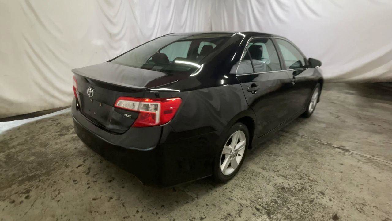 Used 2014 Toyota Camry SE FWD image 8
