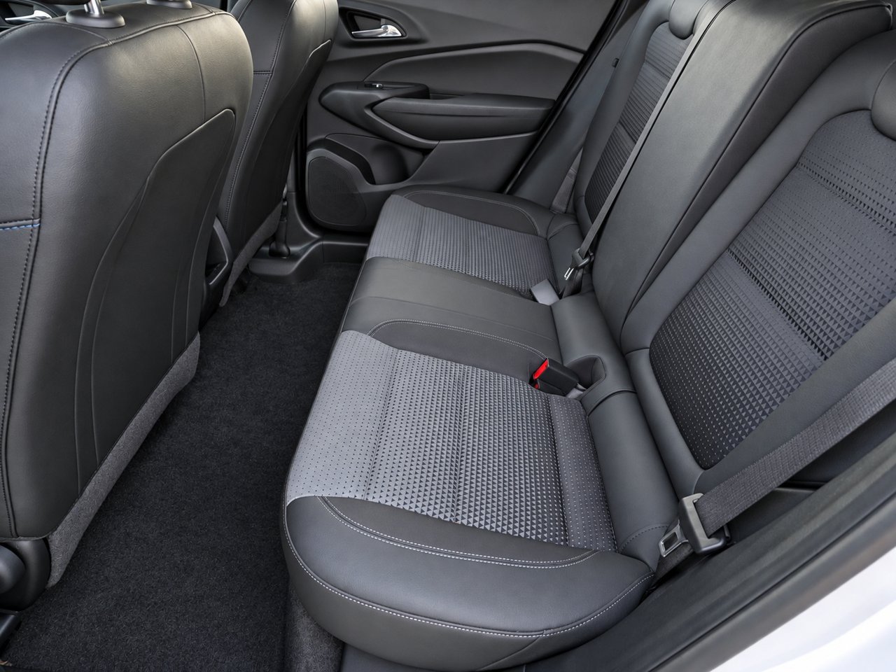Certified 2024 Chevrolet Trax LT FWD image 25