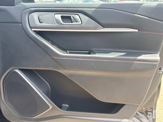 Used 2025 Ford Explorer ST-Line w/ ST-Line Street Pack AWD/4WD image 21