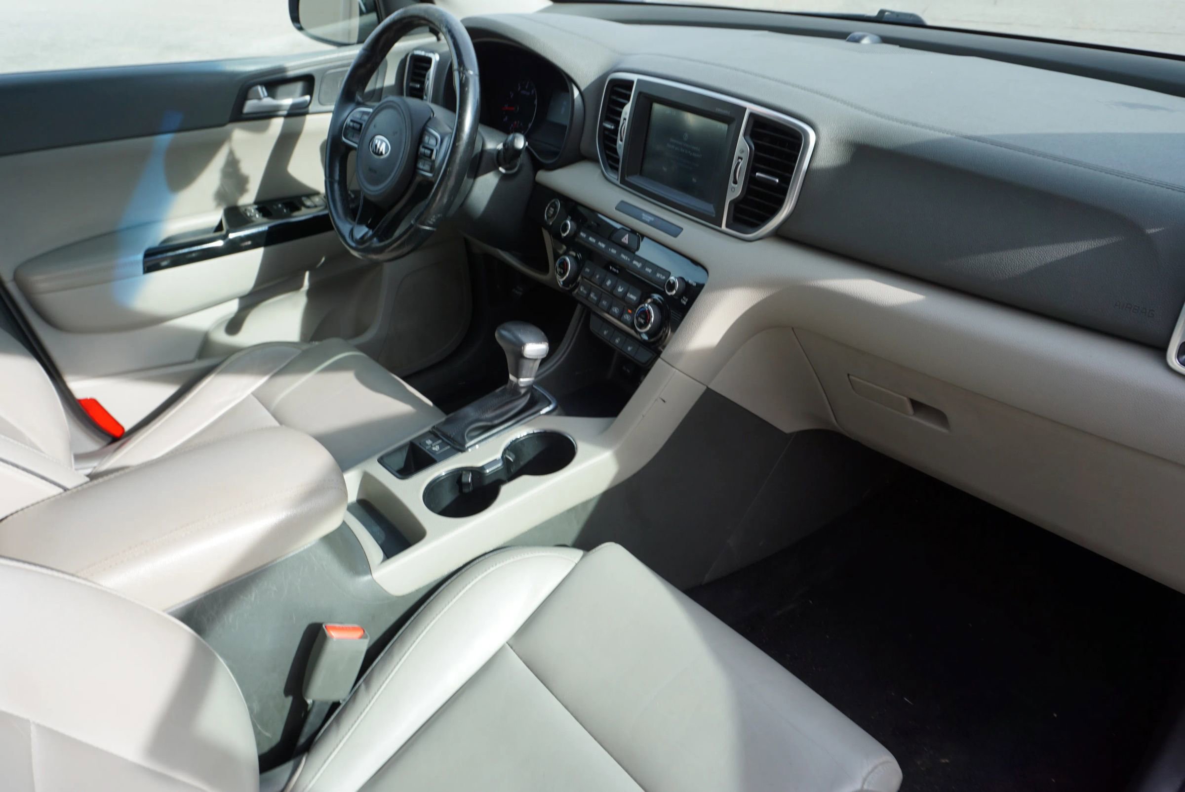 Used 2018 Kia Sportage EX w/ EX Premium Package FWD image 16