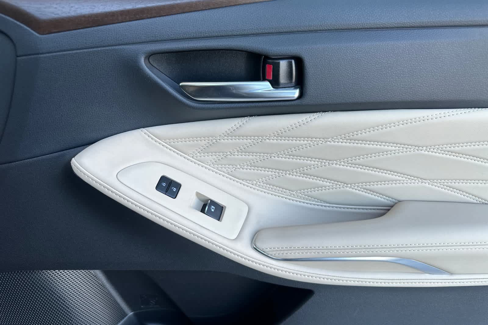 Used 2020 Toyota Avalon Limited w/ Advanced Safety Package FWD image 18