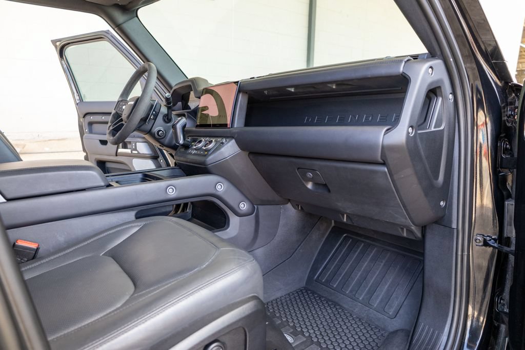 Used 2023 Land Rover Defender 110 V8 AWD/4WD image 13