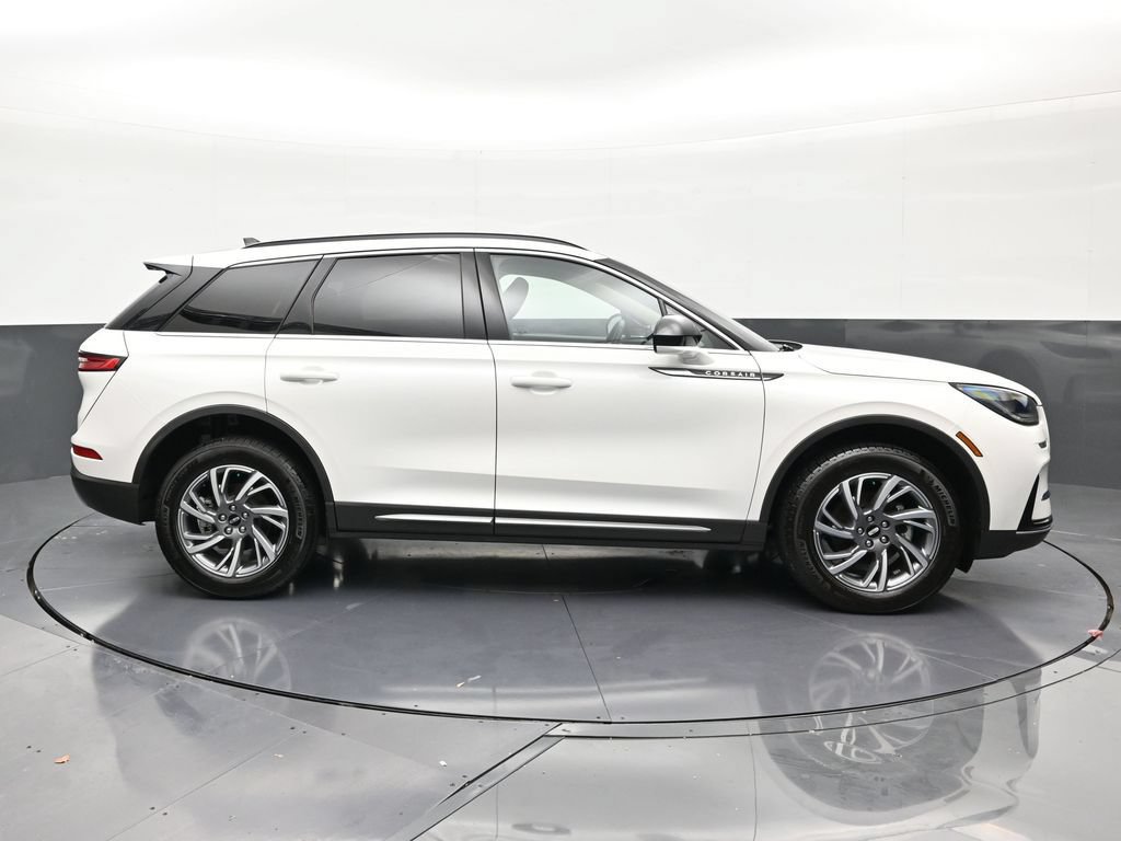 Used 2026 Lincoln Corsair Premiere FWD image 6