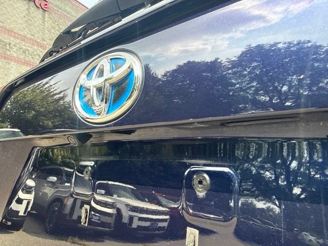 Used 2019 Toyota RAV4 XLE w/ Carpet Mat Package AWD/4WD image 16