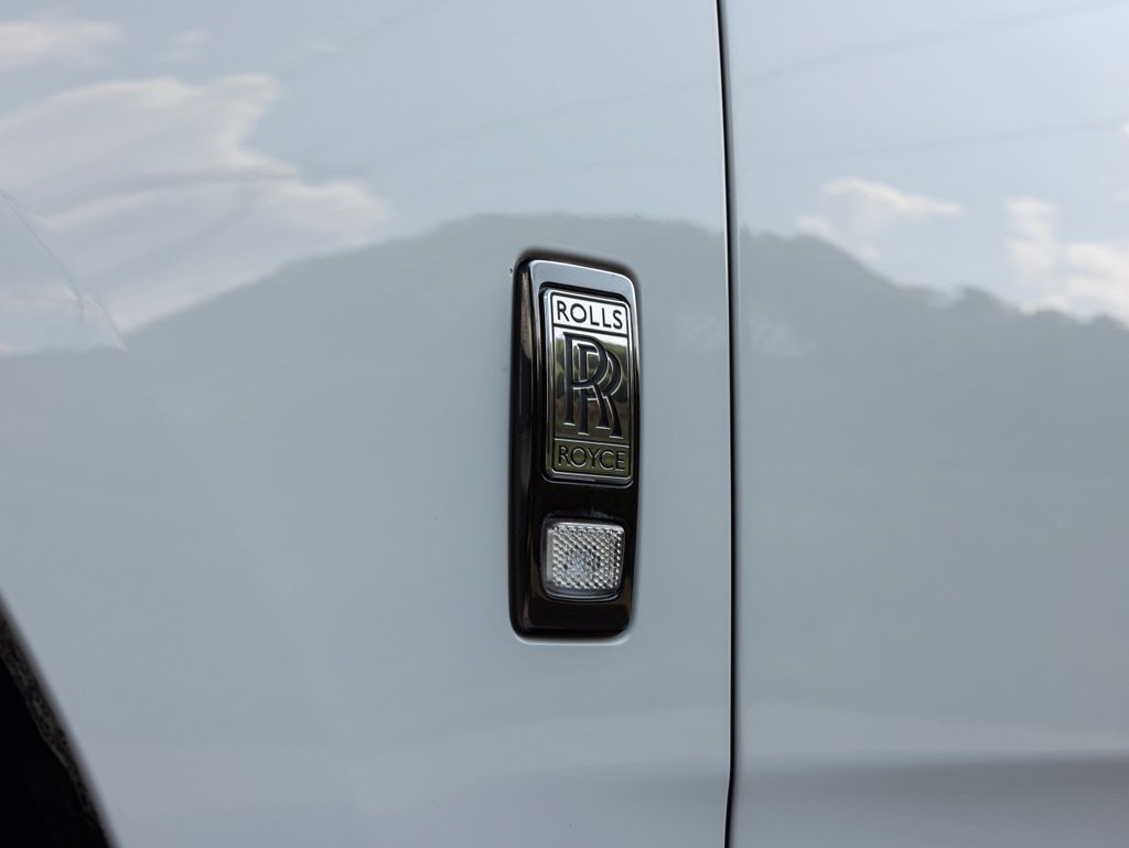 Certified 2022 Rolls-Royce Cullinan Black Badge w/ Dark Exterior Package AWD/4WD image 20