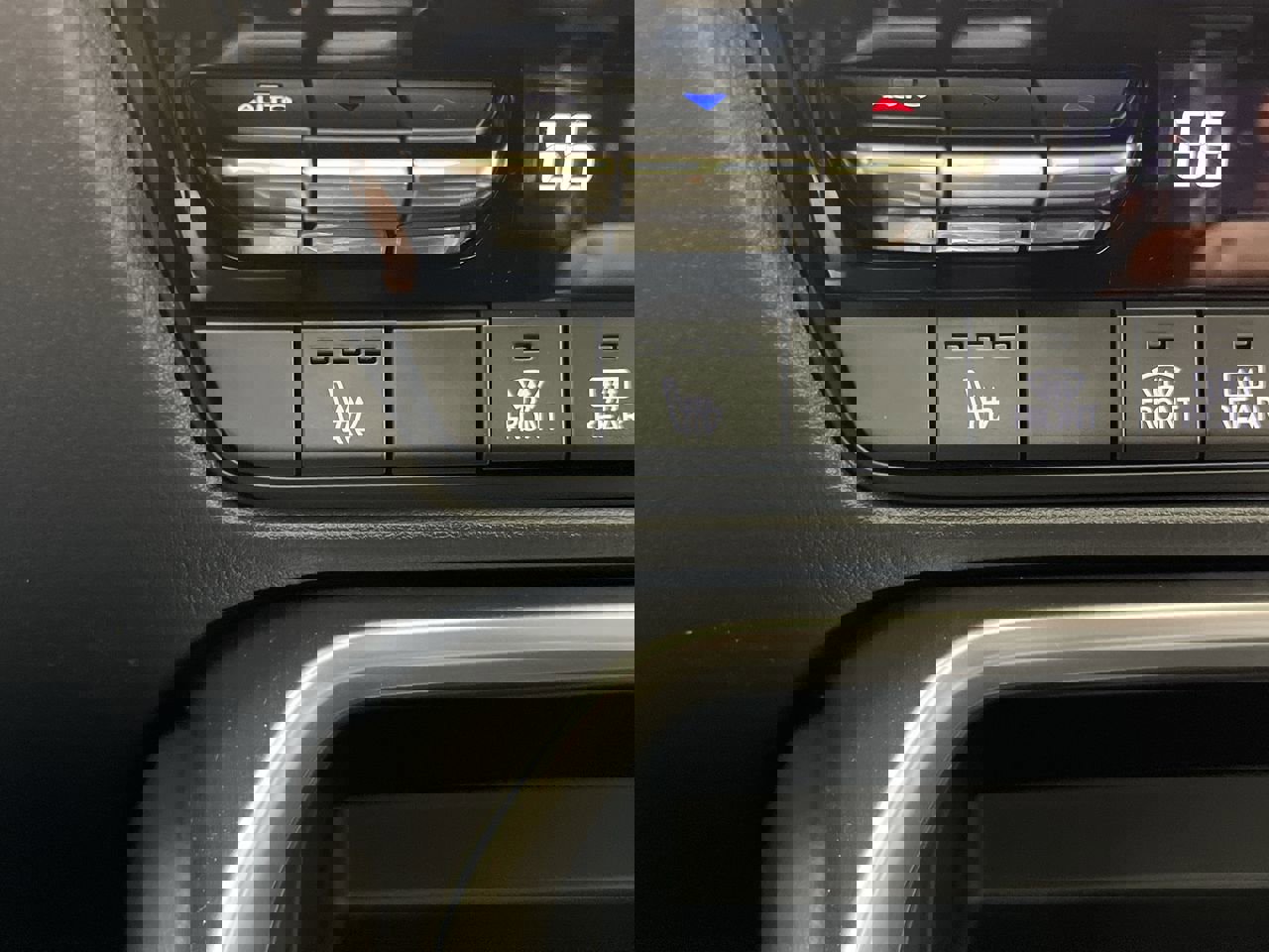 Certified 2025 MAZDA CX-90 Plug-In Hybrid w/Premium Sport image 25