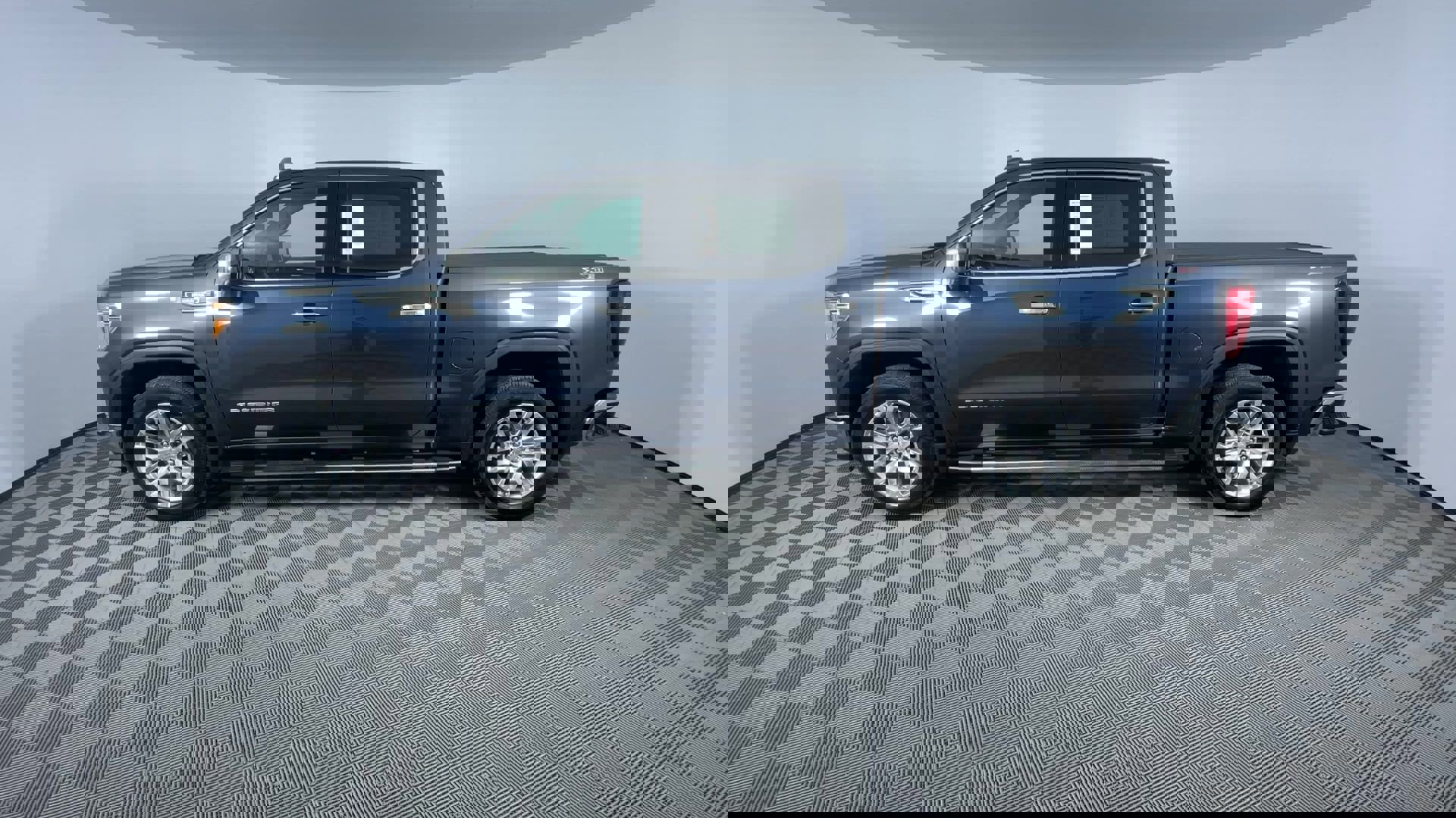 Used 2022 GMC Sierra 1500 SLT w/ SLT Premium Plus Package image 5