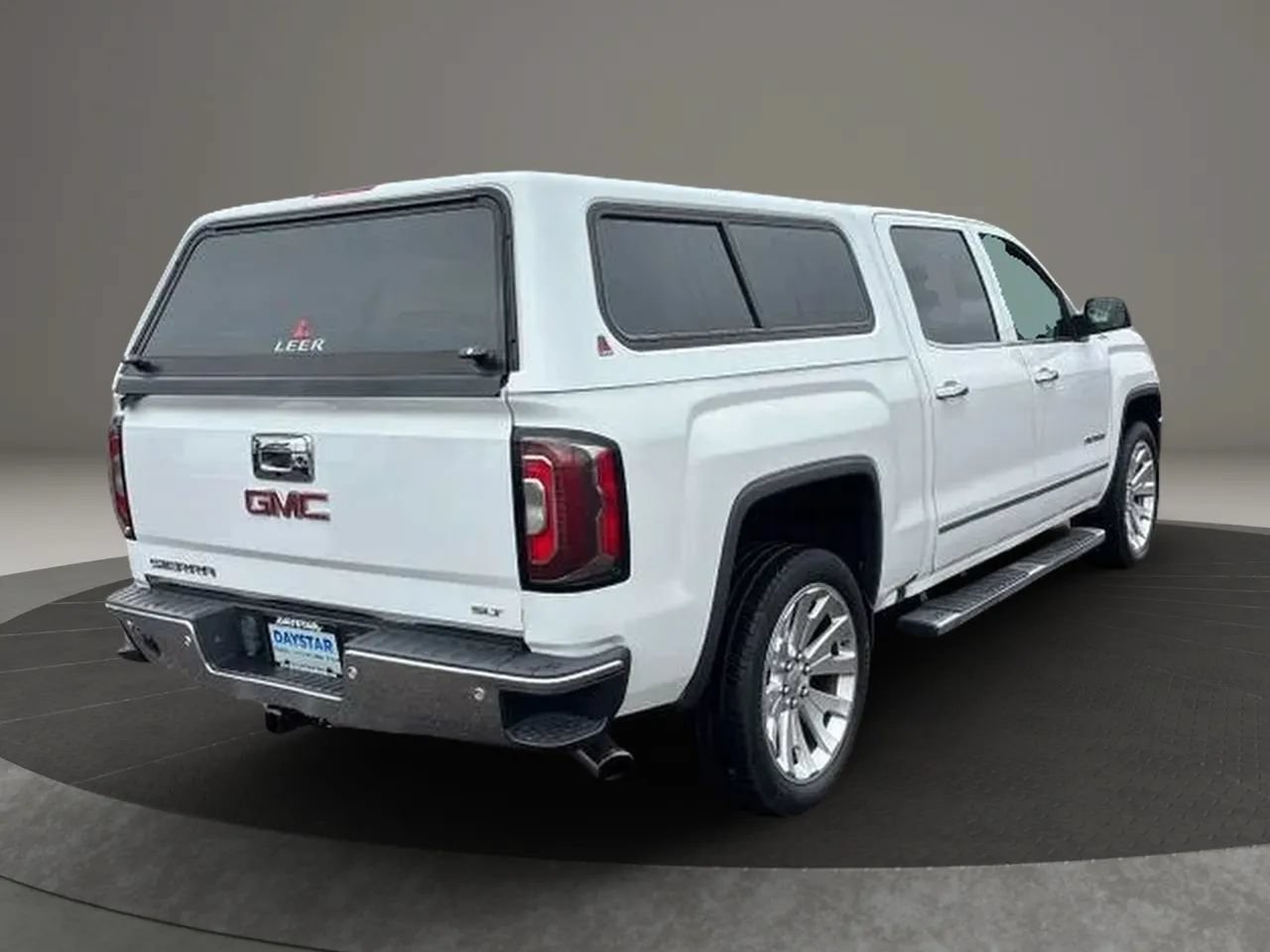 Used 2016 GMC Sierra 1500 SLT w/ Enhanced Driver Alert Package AWD/4WD image 5