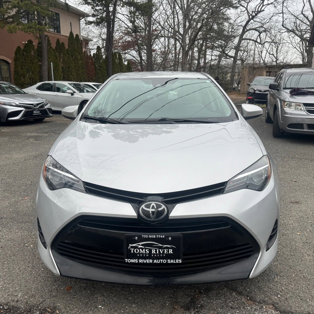 Used 2018 Toyota Corolla LE image 16