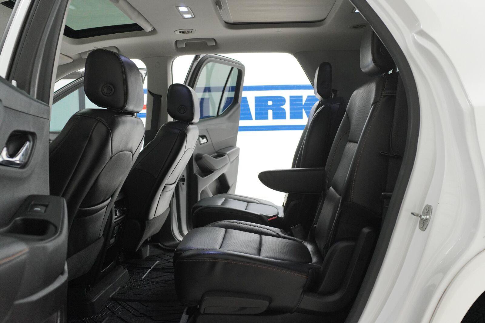 Used 2018 Chevrolet Traverse Premier w/ Driver Confidence II Package FWD image 27