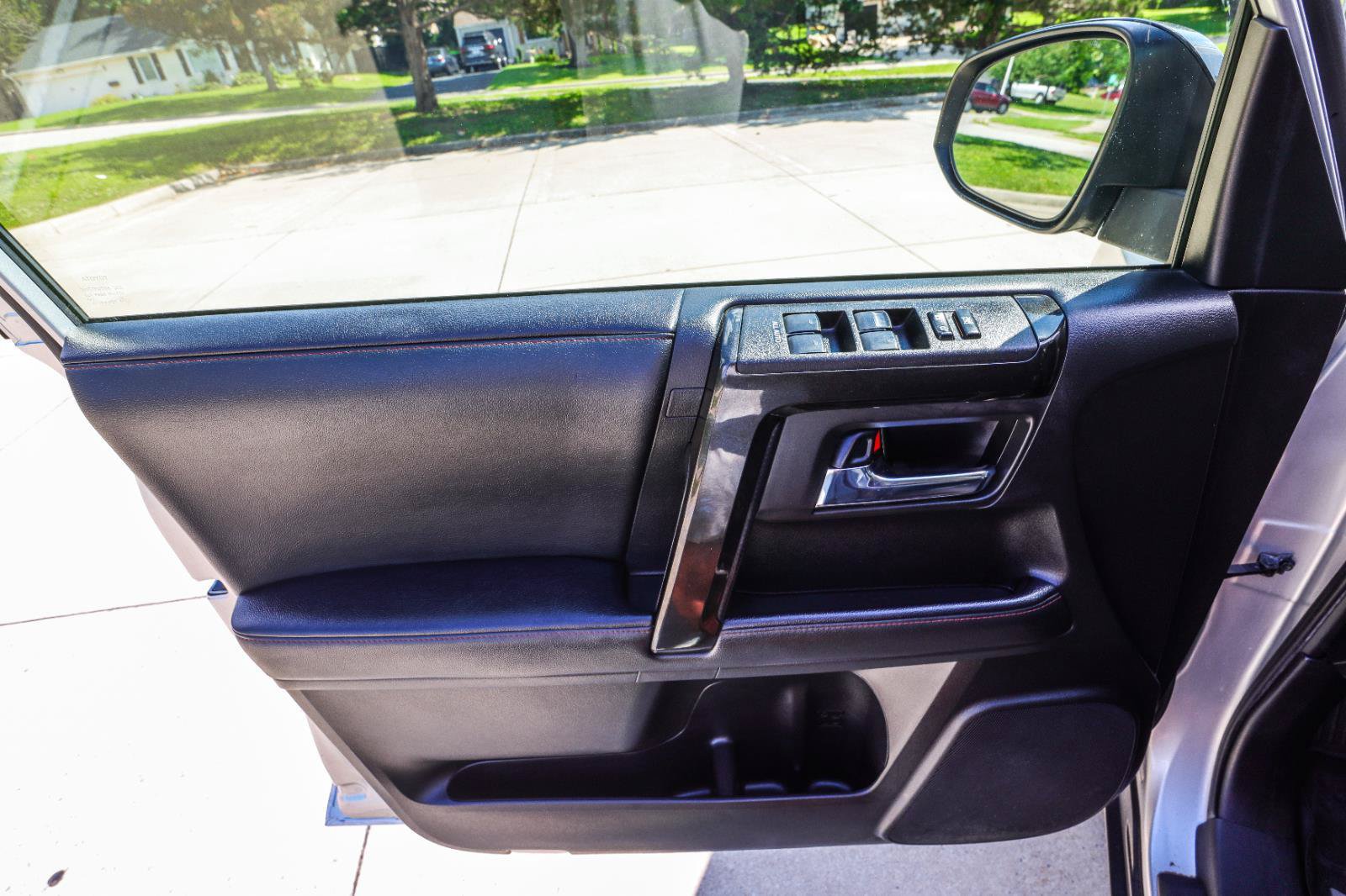 Used 2020 Toyota 4Runner Venture w/ Moonroof Package AWD/4WD image 38