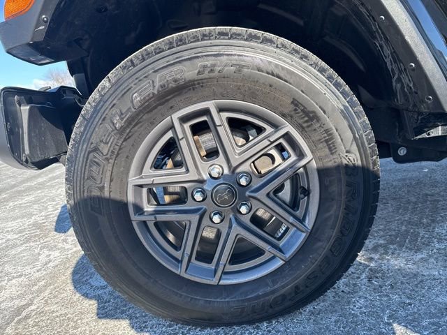 Used 2024 Jeep Gladiator Sport image 9