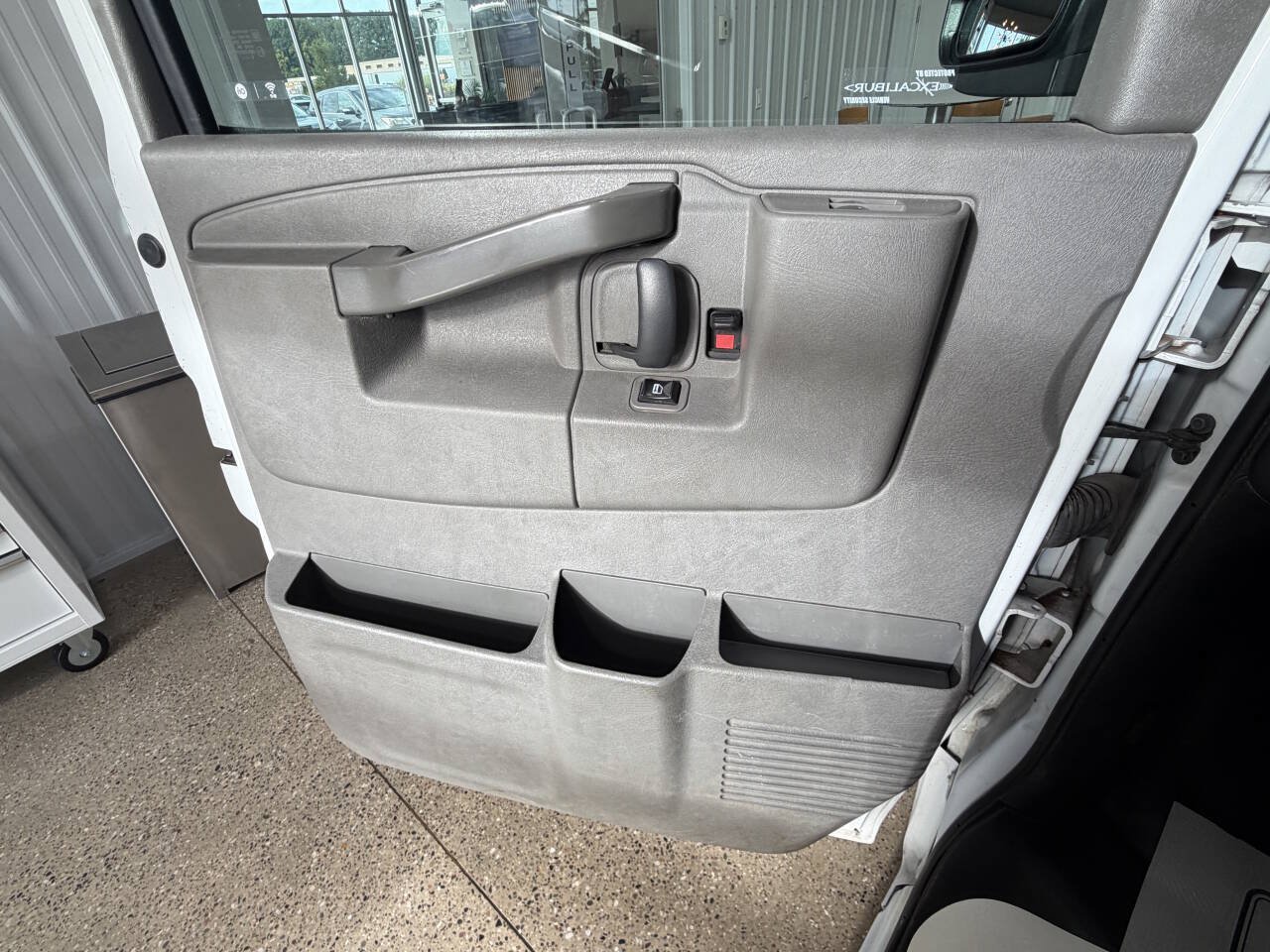 Used 2020 GMC Savana 2500 Extended w/ Driver Convenience Package RWD image 5